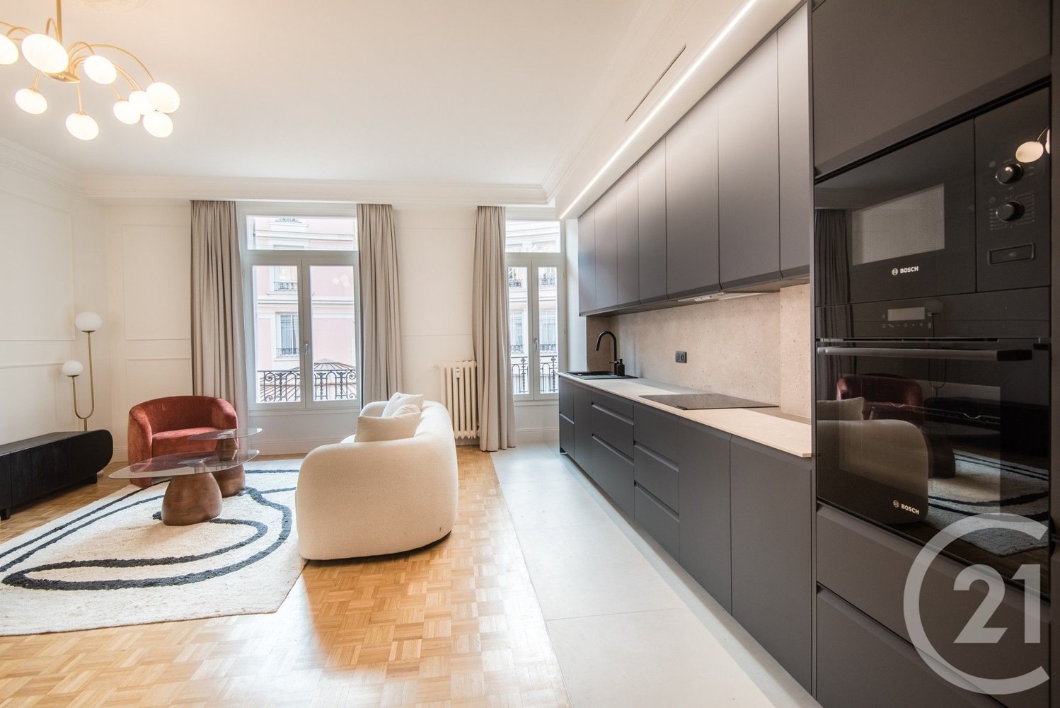 Property photo 2 in Carre d'Or