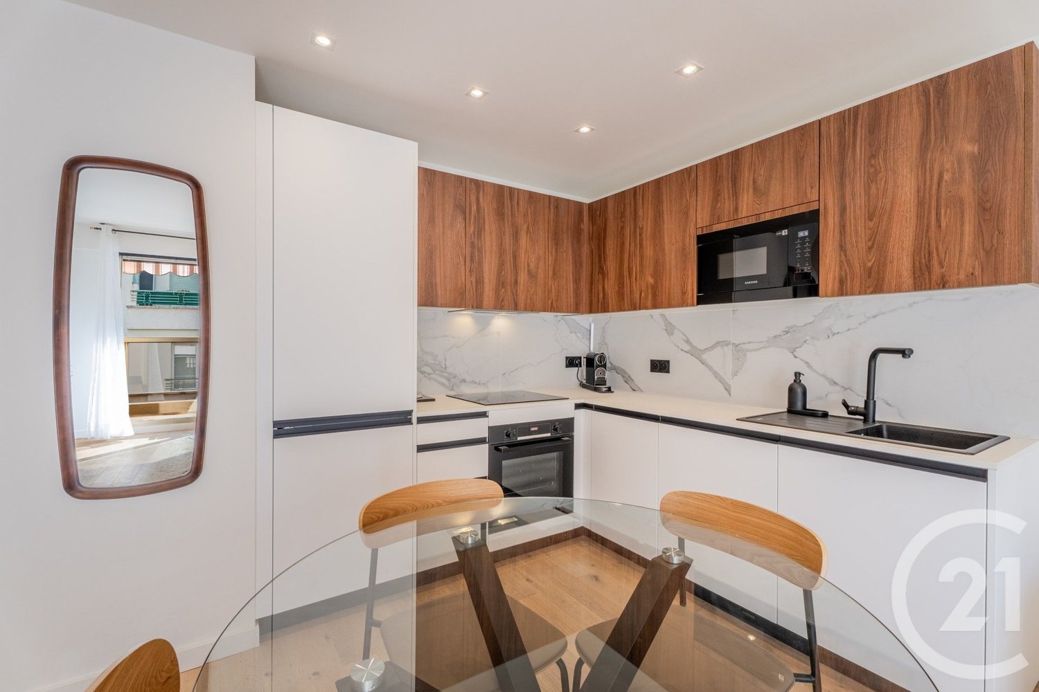 Property photo 2 in Carre d'Or