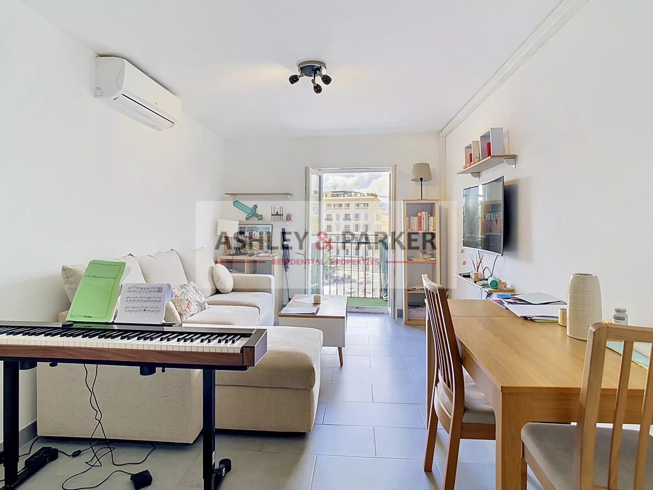 Property photo 3 in Old Town